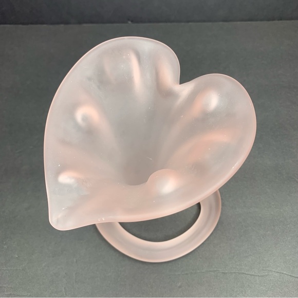 Vintage Frosted Glass Trumpet Lilly Vase - Picture 2 of 3